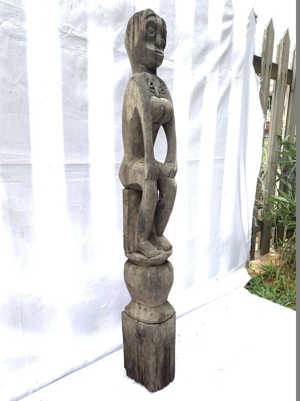 FEMALE FERTILITY GUARDIAN 1140mm POLE STATUE Aged Asian Sculpture Figure Borneo FEMALE FERTILITY GUARDIAN 1140mm POLE STATUE Aged Asian Sculpture Figure Borneo