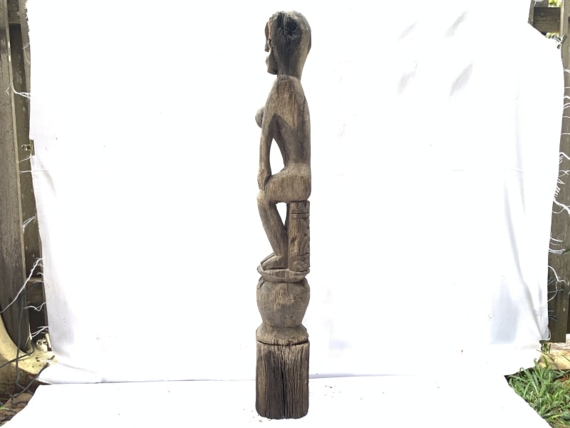 FEMALE FERTILITY GUARDIAN 1140mm POLE STATUE Aged Asian Sculpture Figure Borneo FEMALE FERTILITY GUARDIAN 1140mm POLE STATUE Aged Asian Sculpture Figure Borneo
