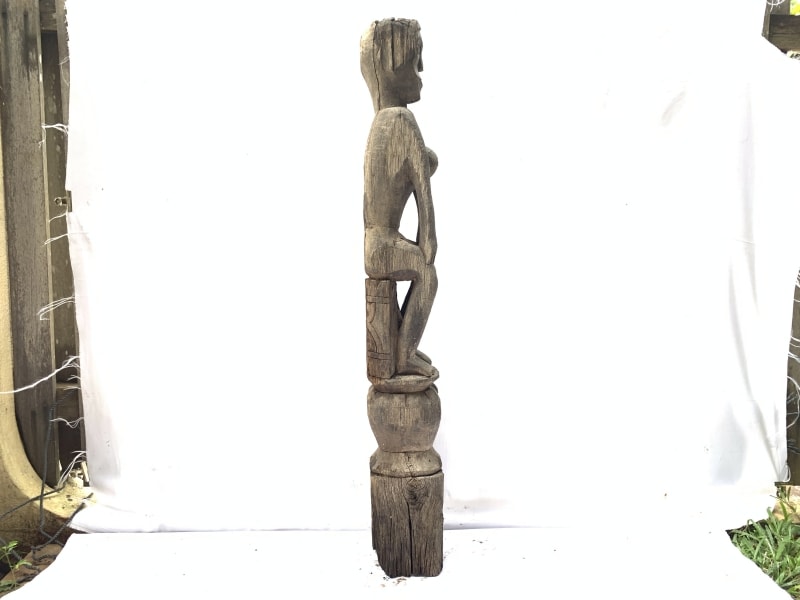 FEMALE FERTILITY GUARDIAN 1140mm POLE STATUE Aged Asian Sculpture Figure Borneo FEMALE FERTILITY GUARDIAN 1140mm POLE STATUE Aged Asian Sculpture Figure Borneo