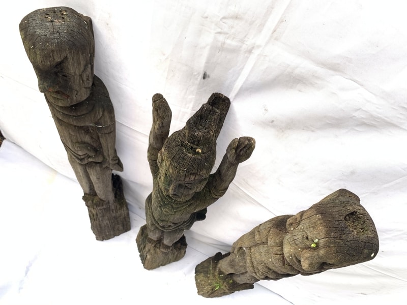 THREE WEATHERED DAYAK GUARDIAN primitive sculpture Antique Artifact Figure Icon THREE WEATHERED DAYAK GUARDIAN primitive sculpture Antique Artifact Figure Icon