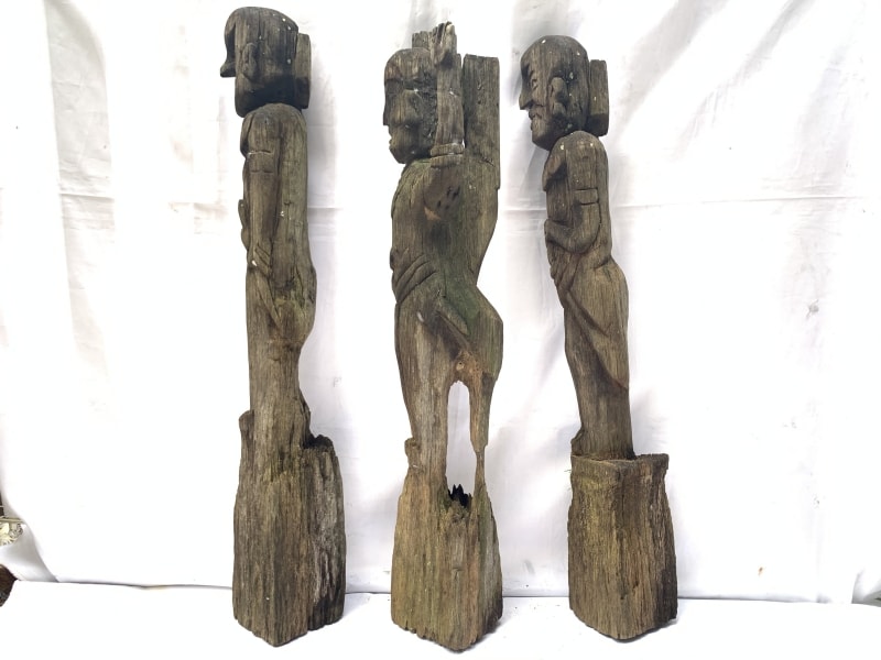 THREE WEATHERED DAYAK GUARDIAN primitive sculpture Antique Artifact Figure Icon THREE WEATHERED DAYAK GUARDIAN primitive sculpture Antique Artifact Figure Icon