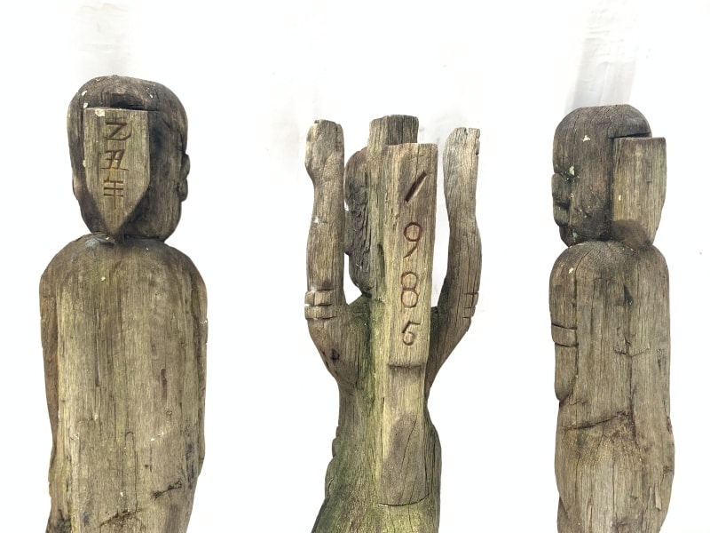 THREE WEATHERED DAYAK GUARDIAN primitive sculpture Antique Artifact Figure Icon THREE WEATHERED DAYAK GUARDIAN primitive sculpture Antique Artifact Figure Icon