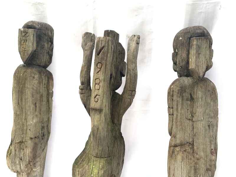 THREE WEATHERED DAYAK GUARDIAN primitive sculpture Antique Artifact Figure Icon THREE WEATHERED DAYAK GUARDIAN primitive sculpture Antique Artifact Figure Icon