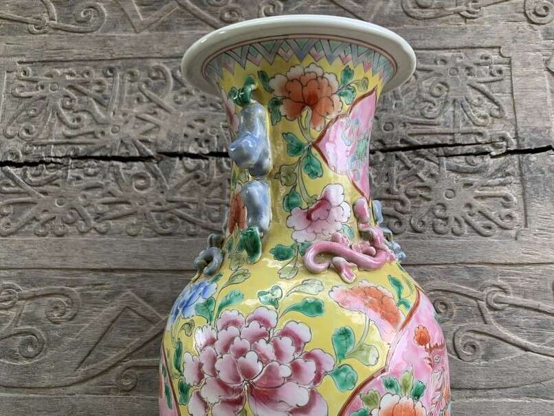 Peranakan Vase Jar Phoenix and Peonies Flower Pot Vase Pottery Feng Shui Baba Nyonya Peranakan Vase Jar Phoenix and Peonies Flower Pot Vase Pottery Feng Shui Baba Nyonya