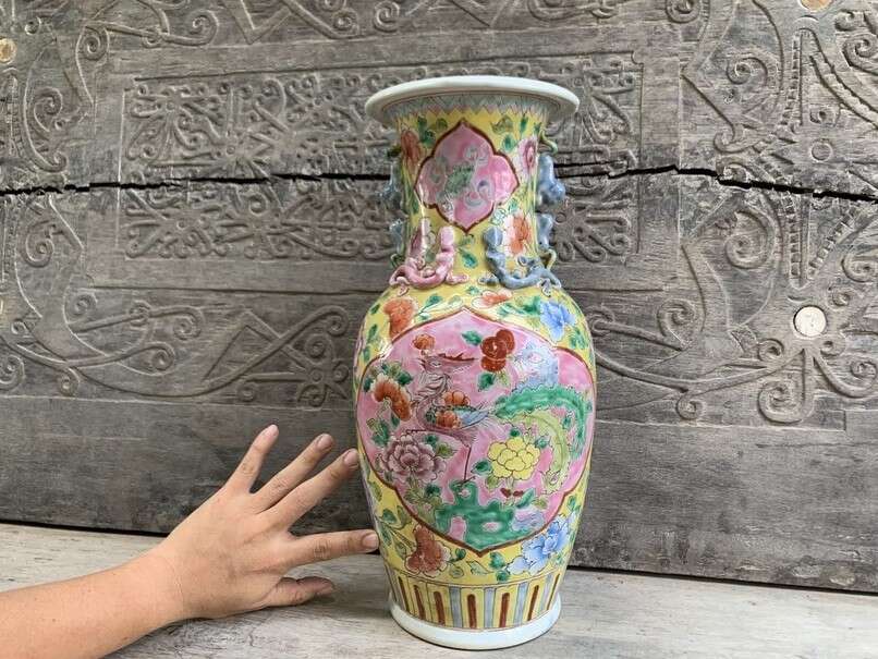 Peranakan Vase Jar Phoenix and Peonies Flower Pot Vase Pottery Feng Shui Baba Nyonya Peranakan Vase Jar Phoenix and Peonies Flower Pot Vase Pottery Feng Shui Baba Nyonya
