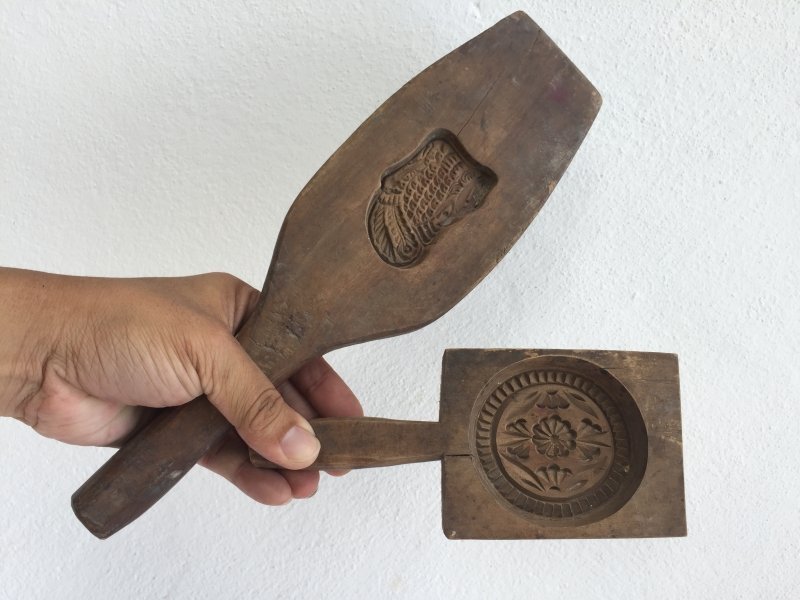 dayak bahau 350mm one pair ironwood borneo sculpture statue figure tribal tribe TRADITIONALCAKEMOLDOldBiscuitMakerAsiaAsianFoodCastFrameStampBakingTray#