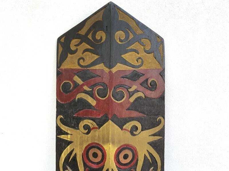 Hand Painted 1240mm Dayak Shield Ceremonial Terabai Armor Borneo Wood Carving Painting Hand Painted 1240mm Dayak Shield Ceremonial Terabai Armor Borneo Wood Carving Painting