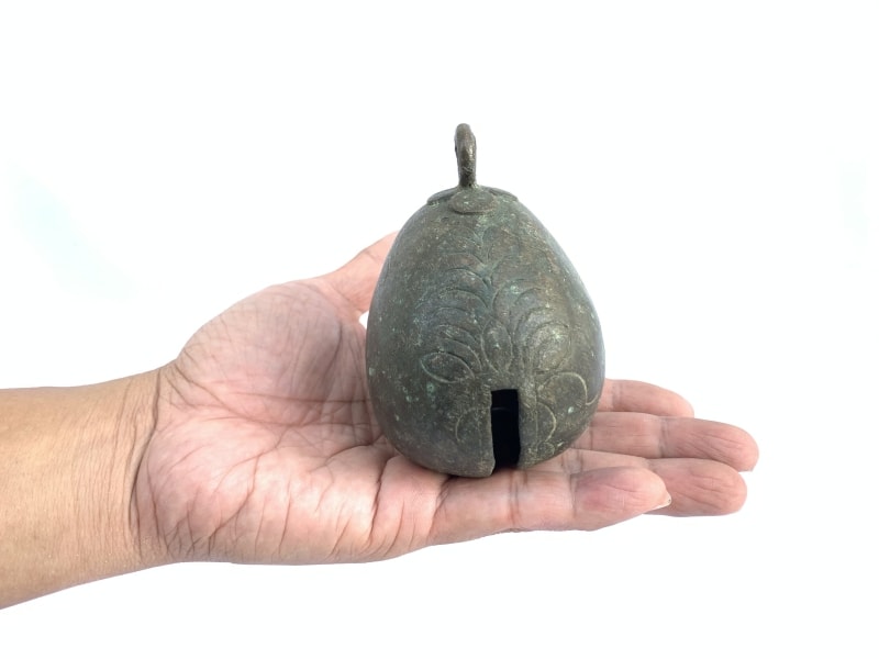 COW BELL 95mm ANTIQUE Herdsman Cattle Livestock Music Instrument Agricultural Tool Brass Cowbell COW BELL 95mm ANTIQUE Herdsman Cattle Livestock Music Instrument Agricultural Tool Brass Cowbell