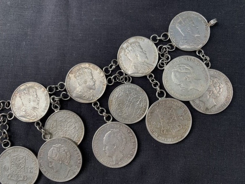 SILVER BELT 850mm( 47 pieces silver coin ) Antique Sterling Jewel Jewelry Borneo SILVER BELT 850mm( 47 pieces silver coin ) Antique Sterling Jewel Jewelry Borneo