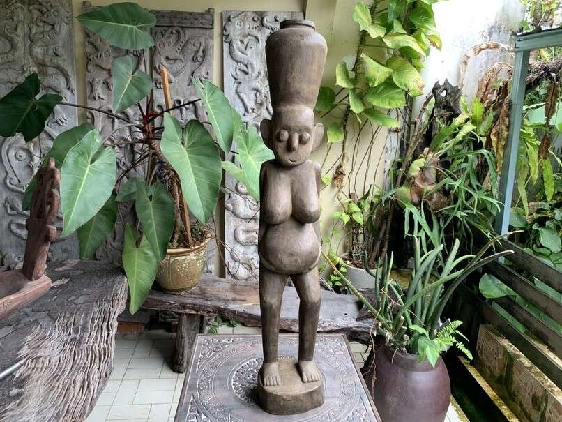 BALINESE WOMEN SCULPTURE 1200mm Bali Aga Tribe Statue Figure Figurine Jar BALINESE WOMEN SCULPTURE 1200mm Bali Aga Tribe Statue Figure Figurine Jar