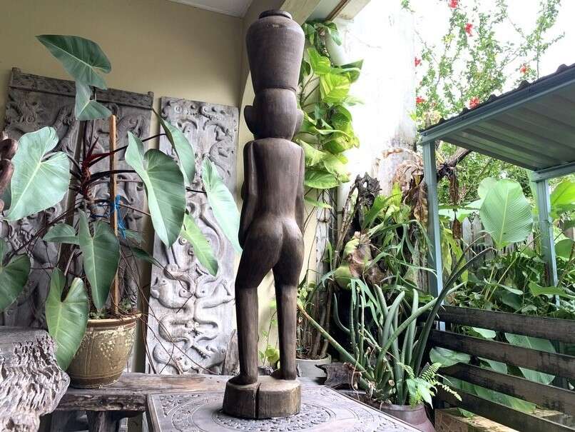 BALINESE WOMEN SCULPTURE 1200mm Bali Aga Tribe Statue Figure Figurine Jar BALINESE WOMEN SCULPTURE 1200mm Bali Aga Tribe Statue Figure Figurine Jar