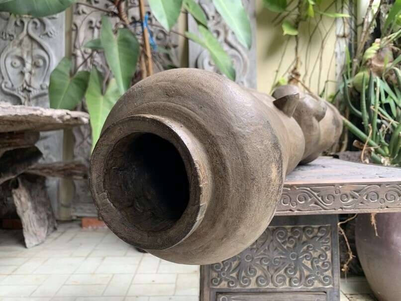 BALINESE WOMEN SCULPTURE 1200mm Bali Aga Tribe Statue Figure Figurine Jar BALINESE WOMEN SCULPTURE 1200mm Bali Aga Tribe Statue Figure Figurine Jar